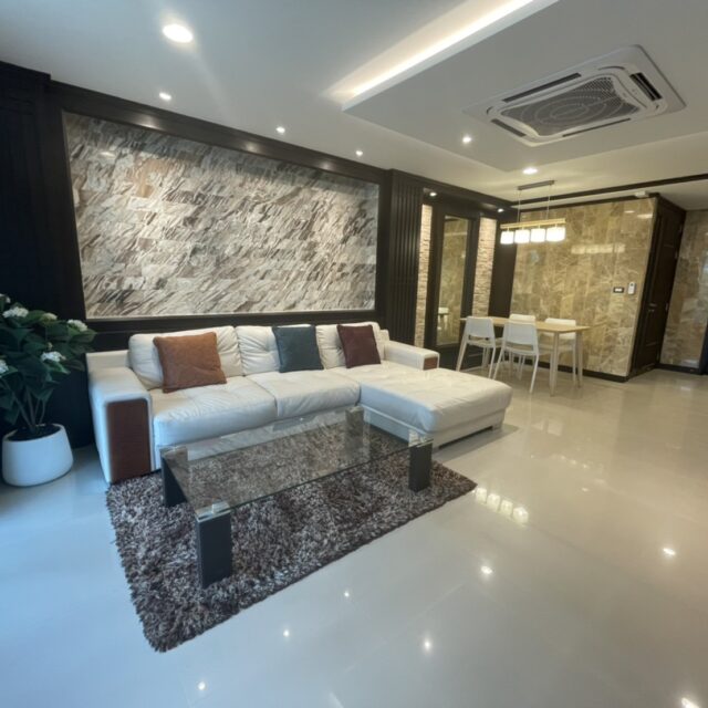 R004 Pattaya City For Rent Apartment Rental Price 35000 baht per month