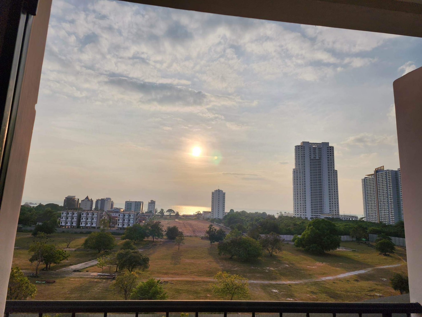 P076 Espana Condo Jomtien City View Rent 13000 Baht